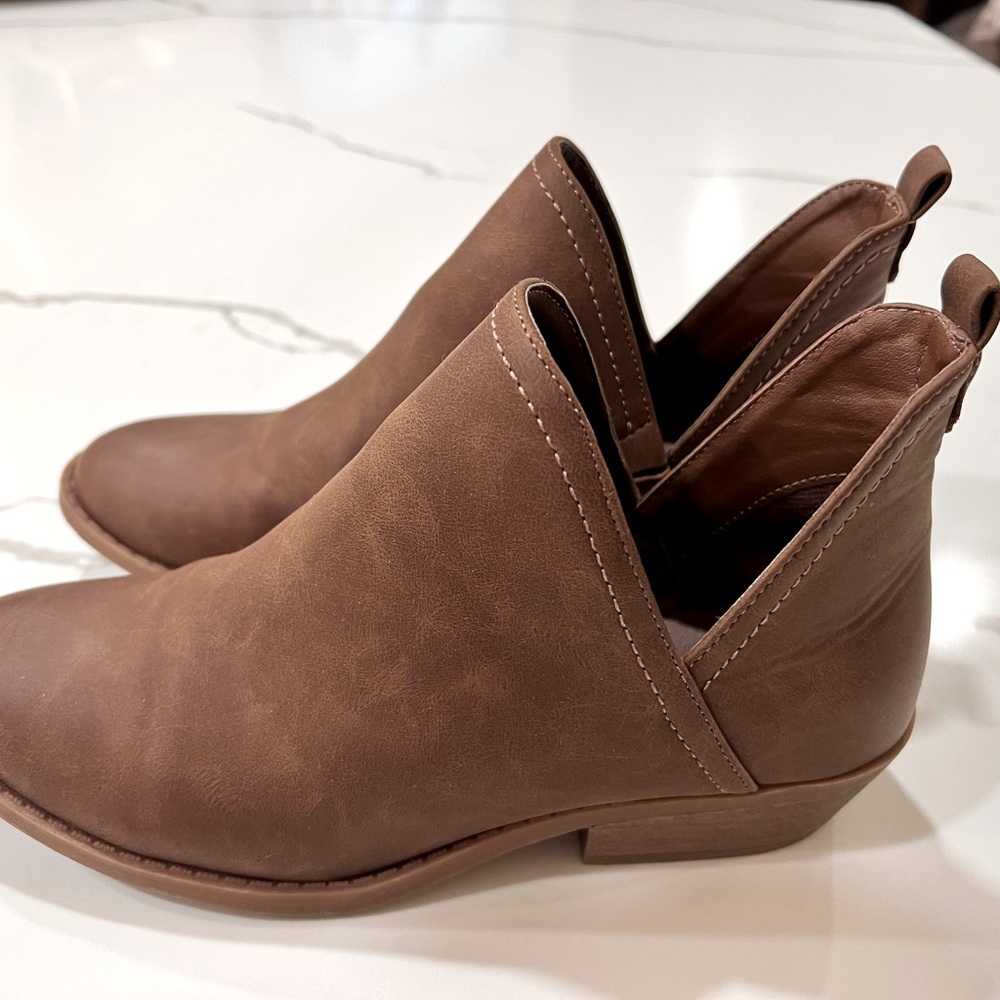 Threshold brand brown bootie